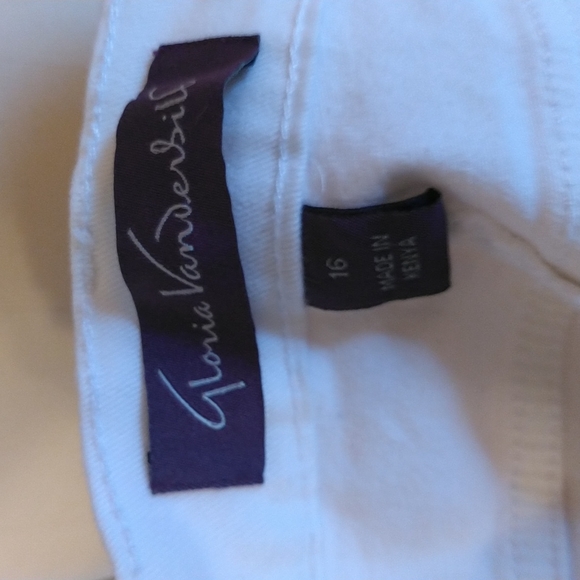 EUC Gloria Vanderbilt "Amanda" Jeans (16) - Picture 3 of 8